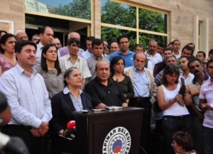 Blok grup toplantılarını Diyarbakır’da yapacak