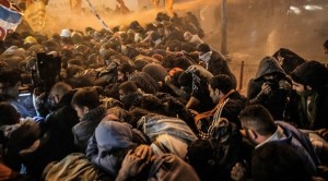 Hükümet her an devrilme korkusuyla yaşıyor